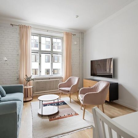 Wehost Fabulous 2Br In Prestigious Punavuori @Iso Roobertinkatu 26 Helsingfors Exteriör bild