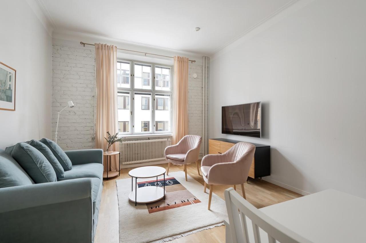 Wehost Fabulous 2Br In Prestigious Punavuori @Iso Roobertinkatu 26 Helsingfors Exteriör bild